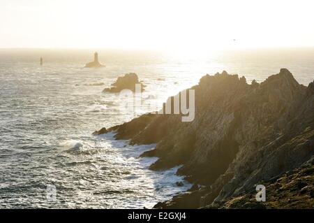 Frankreich Finistere Iroise Meer Plogoff Pointe du Raz La Vieille Leuchtturm Stockfoto