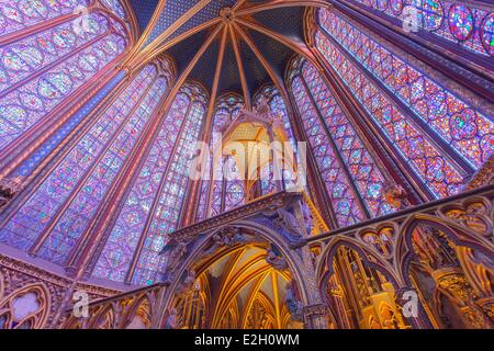 Frankreich Paris Ile De La Cité Sainte Chapelle (Heilige Kapelle) Glasfenster der Oberkapelle Stockfoto