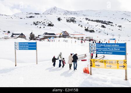 Spanien-Katalonien-Lleida Provinz Aran Tal Wintersportort Baqueira-Beret Stockfoto