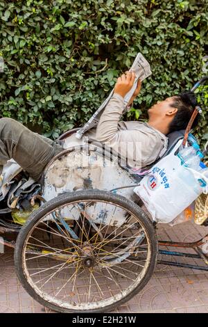 Kambodscha Phnom Penh Fahrradrikscha ruhen Stockfoto