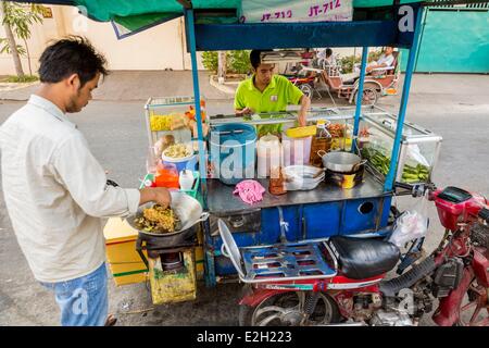 Kambodscha Phnom Penh Straße Garküche Stockfoto