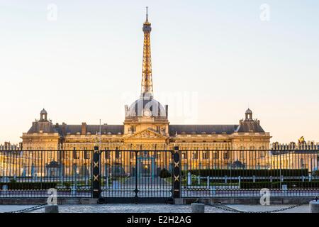 Frankreich Paris Ecole Militaire und Eiffelturm Stockfoto