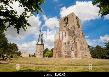 Frankreich Nord Bergues Turm Pointue und Turm Caree 12 Jahrhundert Überbleibsel der Abtei von Saint-Winoc zerstört im Jahre 1789 Stockfoto