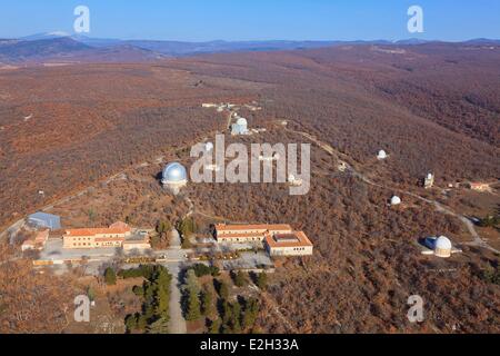 Frankreich Alpes de Haute Provence Regionalpark Luberon Saint Michel L'ObservatoireAstronomical Observatorium der Haute Provence und 193 cm Teleskop (Luftbild) Stockfoto