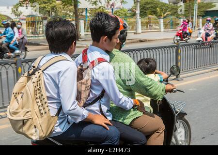 Kambodscha Phnom Penh Youngs auf einem Motorrad-Taxi oder Moto-dop Stockfoto