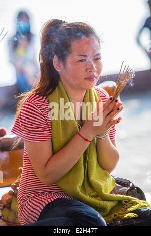 Kambodscha Phnom Penh kambodschanische Mädchen beten Stockfoto