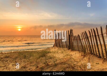 Frankreich Gironde Soulac-Sur-Mer-Sonnenuntergang am Strand von Amelie Stockfoto