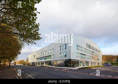 Notre Dame Catholic College, Everton, Vereinigtes Königreich. Architekt: Sheppard Robson, 2014. Ecke Höhe mit der Straße. Stockfoto