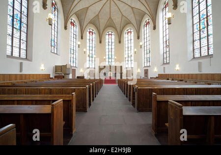 Kirchenschiff zum Altar, St. Katharinen Kirche, die größte Kirche in Frankfurt Am Main, Hessen, Deutschland Stockfoto