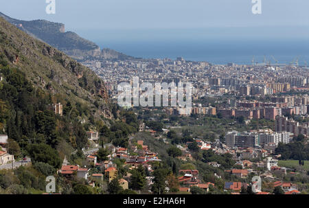 Blick auf die Bucht von Palermo, von Monreale, Palermo, Sizilien, Italien Stockfoto