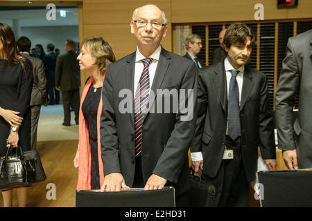 Luxemburg, Lux 20. Juni 2014. EU-Kommissar Janusz Lewandowski während Finanzminister ECOFIN-Treffen im Europäischen Rat am Hauptsitz in Luxemburg auf 20.06.2014 Credit: Wiktor Dabkowski/ZUMAPRESS.com/Alamy Live News Stockfoto