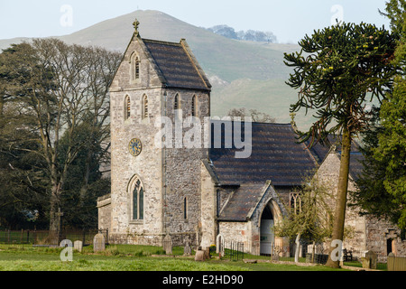 Kirche des Heiligen Kreuzes, Ilam, Peak District National Park, Staffordshire Stockfoto