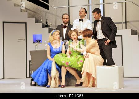 Alessija Lause, Maria Furtwaengler, Urs Staempfli, Pasquale Aleardi, Nicole Marischka bei einem Fototermin für Geruechte... Geruechte... spielen im Theater bin Kurfürstendamm in Charlottenburg.  Wo: Berlin, Deutschland bei: 9. Januar 2013 Stockfoto