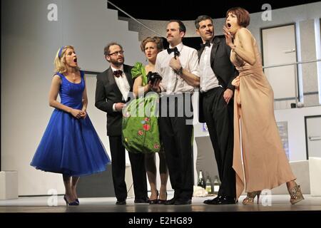 Alessija Lause, Maria Furtwaengler, Urs Staempfli, Pasquale Aleardi, Nicole Marischka bei einem Fototermin für Geruechte... Geruechte... spielen im Theater bin Kurfürstendamm in Charlottenburg.  Wo: Berlin, Deutschland bei: 9. Januar 2013 Stockfoto