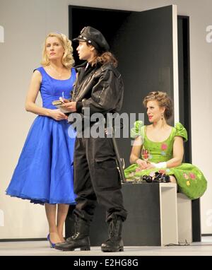 Maria Furtwaengler, Sarah Alles, Alessija Lause bei einem Fototermin für Geruechte... Geruechte... spielen im Theater bin Kurfürstendamm in Charlottenburg.  Wo: Berlin, Deutschland bei: 9. Januar 2013 Stockfoto