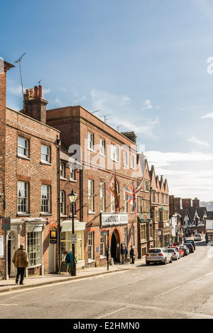 Die Ostseite der Hauptstraße in Arundel führen hinunter in Richtung der Fluss Arun, Arundel, West Sussex. Stockfoto