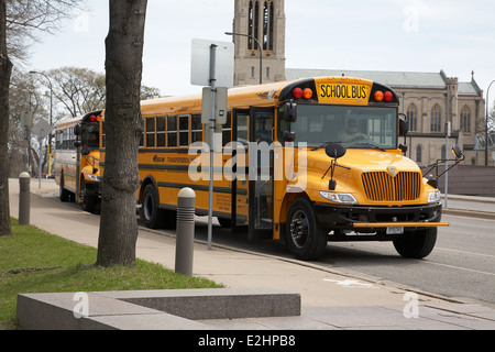 Einen gelben amerikanischen Schulbus in Minneapolis, USA. Stockfoto