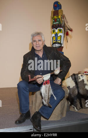 Gojko Mitic aka Intschu Tschuna bei einem Foto Karl kann Festspiele rufen kündigt die neue Besetzung von Winnetou I - Blustbrüder im Rathaus. Schlechte wo: Segeberg, Deutschland wenn: 1. Februar 2013 Stockfoto