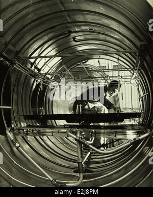 Foto von Convair und General Dynamics Aerospace Fabriken und Personal, zeigt die Geschichte der Flugzeugproduktion in San Diego, wie sie im San Diego Air and Space Museum aufbewahrt wird. Stockfoto