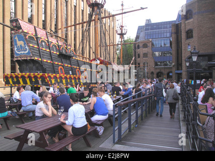 Die alten Thameside Inn Pickfords Wharf London Stockfoto