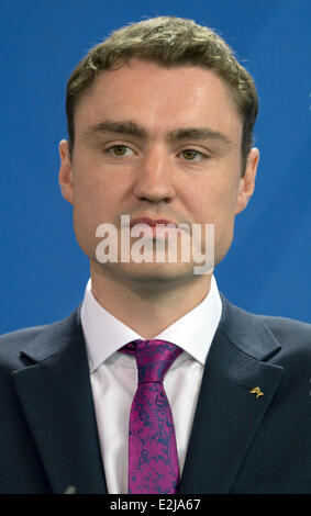 Berlin, Deutschland. 20. Juni 2014. Estlands premier Taavi Rõivas spricht während einer Pressekonferenz in der Kanzlei Gebäude in Berlin, Deutschland, 20. Juni 2014. Foto: Tim Brakemeier/Dpa/Alamy Live News Stockfoto