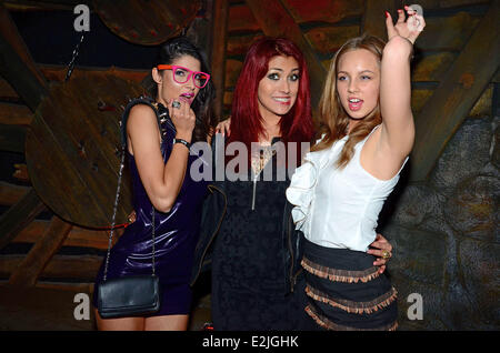 Micaela Schaefer, Kasia Lenhard und Fiona Erdmann bei der Eröffnung der "Berlin Dungeon".  Wo: Berlin, Deutschland bei: 14. März 2013 Cre Stockfoto