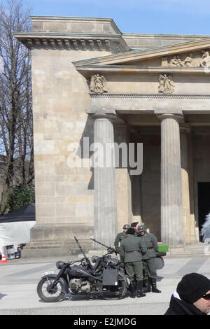 Die Atmosphäre am Set des Films The Monuments Men am Palais bin Festungsgraben.  Wo: Berlin, Deutschland bei: 25. März 2013 Stockfoto