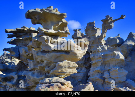 Seltsame erodierte Formen in Fantasy Canyon in der Nähe von Vernal, Utah Stockfoto