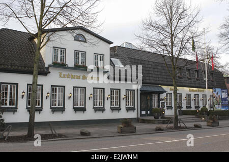 Sylvie van der Vaart feiert ihren 35. Geburtstag im Restaurant Landhaus Scherrer.  Wo: Hamburg, Deutschland bei: 13. April 2013 Stockfoto