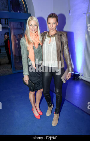 Tina Kaiser und Giulia Siegel bei der Launch-Party des neuen Sony Entertainment Television ausgestrahlt auf der Praterinsel.  Wo: Mun Stockfoto