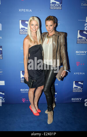 Tina Kaiser und Giulia Siegel bei der Launch-Party des neuen Sony Entertainment Television ausgestrahlt auf der Praterinsel.  Wo: Mun Stockfoto