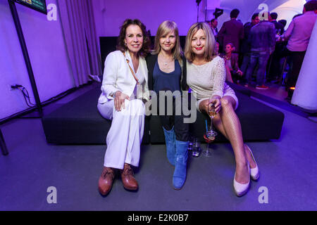 Gast und Bojana Golenac und Karin Thaler auf der Launch-Party des neuen Sony Entertainment Television ausgestrahlt auf der Praterinsel.  Wo: München wenn: 22. April 2013 Stockfoto