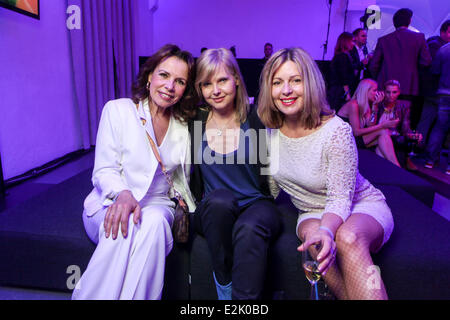 Gast und Bojana Golenac und Karin Thaler auf der Launch-Party des neuen Sony Entertainment Television ausgestrahlt auf der Praterinsel.  Wo: München wenn: 22. April 2013 Stockfoto