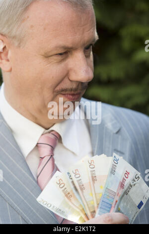 Ludger Pistor bei einem Fototermin am Set für deutsche TV-Film Ein Schnitzel Für Vier.  Wo: Köln bei: 22. April 2013 Stockfoto