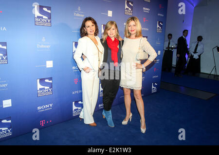 Gast und Bojana Golenac und Karin Thaler auf der Launch-Party des neuen Sony Entertainment Television ausgestrahlt auf der Praterinsel.  Wo: München wenn: 22. April 2013 Stockfoto