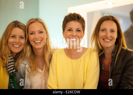 Miriam Lange Angela Finger-Erben Vanessa Blumhagen Roberta Bieling bei der Eröffnung der Luxuslashes Lounge ein Beauty-Salon.  Wo: Düsseldorf bei: 23. Mai 2013 Stockfoto