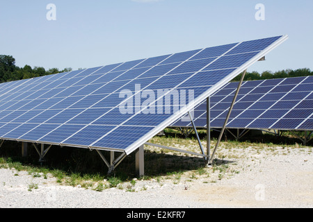 Photovoltaik-Panel, Saint-Marcellin, Isere, Rhone-Alpes, Frankreich. Stockfoto