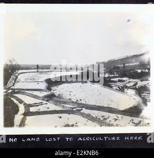 Dieses Bild aus dem Al Menasco Album zeigt die Barnstorming Ära der Luftfahrt mit Albert Menasco und Art Smith. Beide Piloten waren bekannt für ihre gewagten Luftauftritte und Beiträge zur frühen Fluggeschichte. Stockfoto