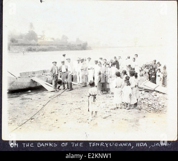 Dieses Bild aus dem Al Menasco Album zeigt die bekannten Piloten Albert Menasco und Art Smith, Pioniere der frühen Barnstorming-Luftfahrt. Ihre Auftritte halfen der Popularisierung der Luftfahrt während des frühen 20. Jahrhunderts. Stockfoto