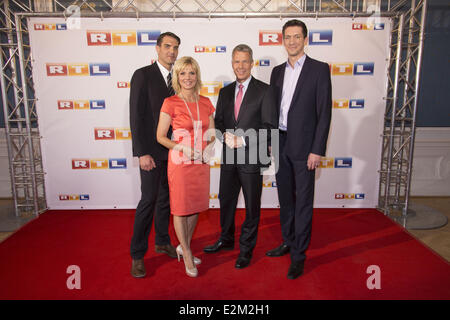 Frederik Pleitgen, Ilka Essmueller, Peter Kloeppel, Steffen Halaschka im Rahmen einer Presseveranstaltung zur Förderung des RTL TV Rundfunks Saison 2013/2014 im Atlantic Hotel.  Wo: Hamburg, Deutschland bei: 10. Juli 2013 Stockfoto