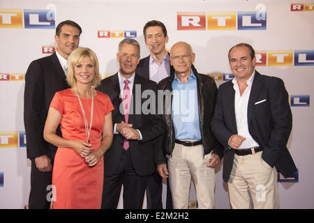 Frederik Pleitgen, Ilka Essmueller, Peter Kloeppel, Steffen Halaschka, Günter Wallraff, Wolfram Kons auf einem Presse-Event zur Förderung des RTL TV Rundfunks Saison 2013/2014 im Atlantic Hotel.  Wo: Hamburg, Deutschland bei: 10. Juli 2013 Stockfoto