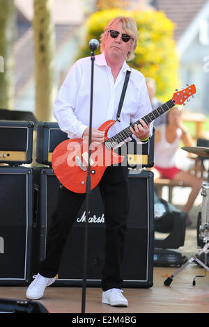 Status Quo auf der Schweizer TV-Show "SRF Bi de Lüt" Herisau, Schweiz - 03.08.2013 wo: Herisau, Schweiz bei: 3. August 2013 Stockfoto