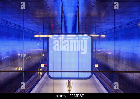 Innen u-Bahn-Station der HafenCity Universität in Hamburg, Deutschland. Stockfoto