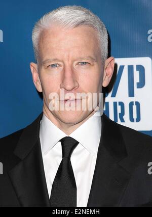 2. jährliche Sean Penn und Freunde helfen Haiti nach Hause Gala J/P HRO präsentiert von Giorgio Armani - Ankünfte mit profitiert: Anderson Cooper wo: Los Angeles, California, Vereinigte Staaten von Amerika bei: 12. Januar 2013 Stockfoto