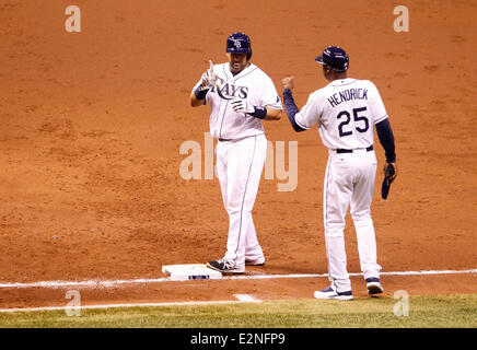 St. Peterberg, FL, USA. 20. Juni 2014. . Tampa Bay Rays Catcher Jose Molina (28) zuerst nach einem einzigen im dritten Inning der Houston Astros in der Tampa Bay Rays im Tropicana Field in St. Petersburg, Florida am Freitag, 20. Juni 2014. (Credit: Willen Vragovic/Tampa Bay Times / ZUMA Press, Inc/Alamy Live News Stockfoto