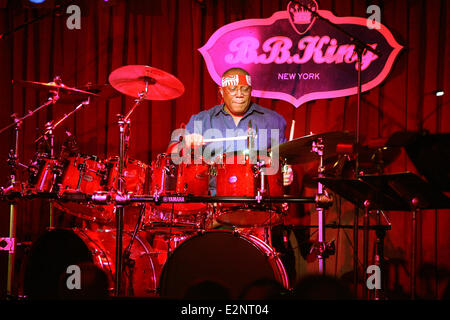 Billy Cobham Band Spectrum erklingt in der b.b. King Bar und Grill mit: Billy Cobham Where: New York City, NY, USA bei: 16. Januar 2013 Stockfoto