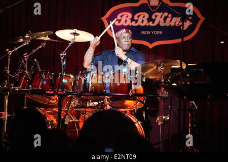 Billy Cobham Band Spectrum erklingt in der b.b. King Bar und Grill mit: Billy Cobham Where: New York City, NY, USA bei: 16. Januar 2013 Stockfoto