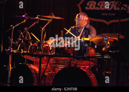 Billy Cobham Band Spectrum erklingt in der b.b. King Bar und Grill mit: Billy Cobham Where: New York City, NY, USA bei: 16. Januar 2013 Stockfoto