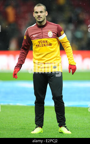 Neuzugang Wesley Sneijder macht sein Liga-Debüt für Galatasaray im Derby gegen Besiktas Istanbul. Galatasaray gewann das Spiel 2: 1.  Mitwirkende: Wesley Sneijder Where: Istanbul, Türkei: 27. Januar 2013 ** nicht zur Veröffentlichung in der Türkei ** Stockfoto