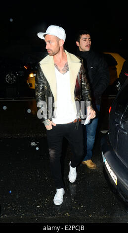 Fenerbahçe SK Teamkollegen Dirk Kuyt und Raul Meireles kommen am Reina Restaurant und Nachtclub mit: Raul Meireles Where: Istanbul, Türkei: 27. Januar 2013 Stockfoto